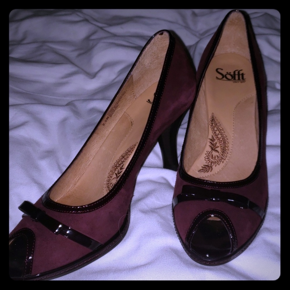 Sofft burgundy peep toe heels